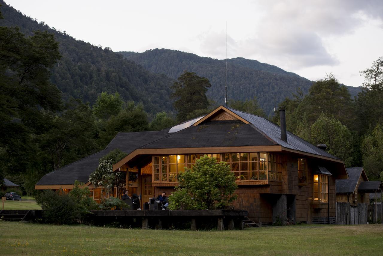 El Pangue Lodge Puerto Puyuguapi Exterior photo